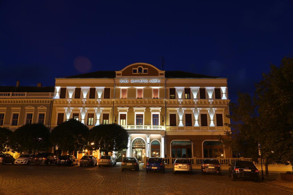 Duna Wellness Hotel Байя Екстериор снимка