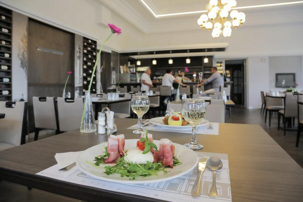 Duna Wellness Hotel Байя Екстериор снимка