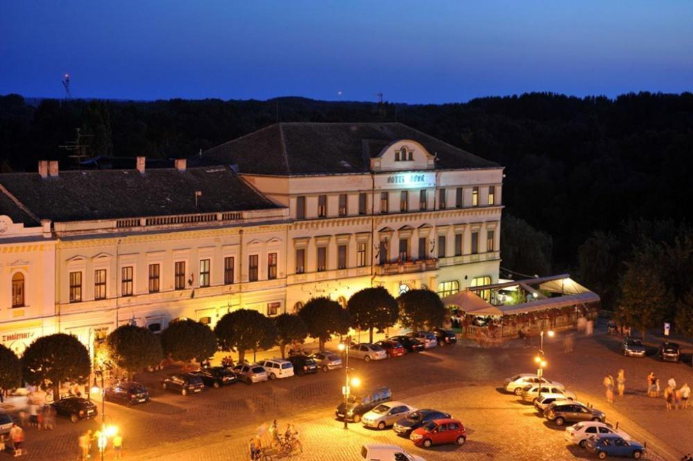 Duna Wellness Hotel Байя Екстериор снимка